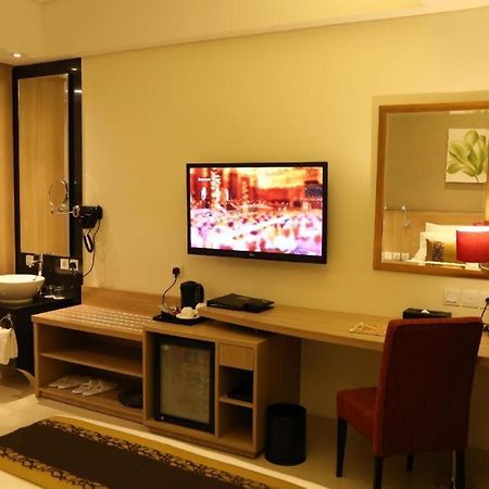 Golden Tulip Galaxy Hotel Banjarmasin Банджермасин Екстериор снимка