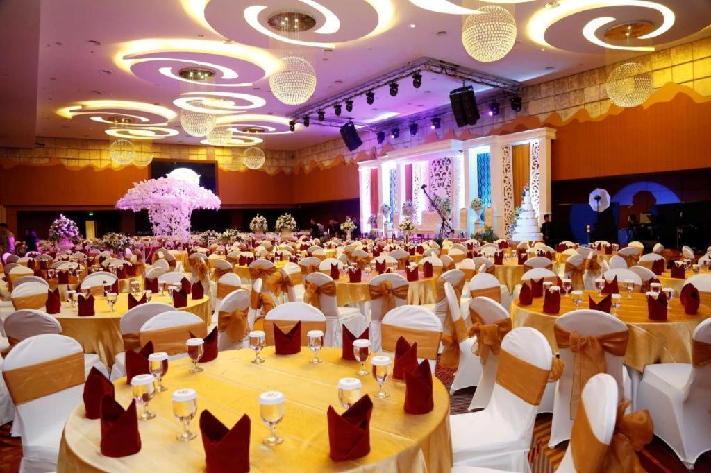 Golden Tulip Galaxy Hotel Banjarmasin Банджермасин Екстериор снимка