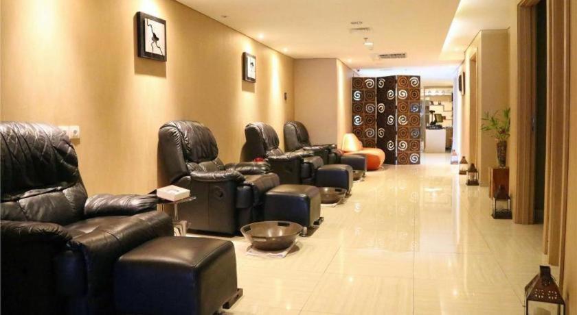Golden Tulip Galaxy Hotel Banjarmasin Банджермасин Екстериор снимка