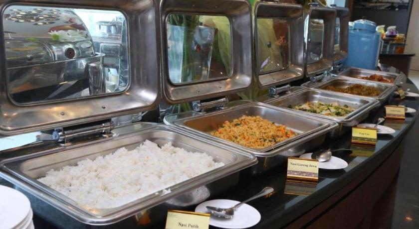 Golden Tulip Galaxy Hotel Banjarmasin Банджермасин Екстериор снимка