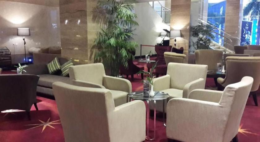 Golden Tulip Galaxy Hotel Banjarmasin Банджермасин Екстериор снимка