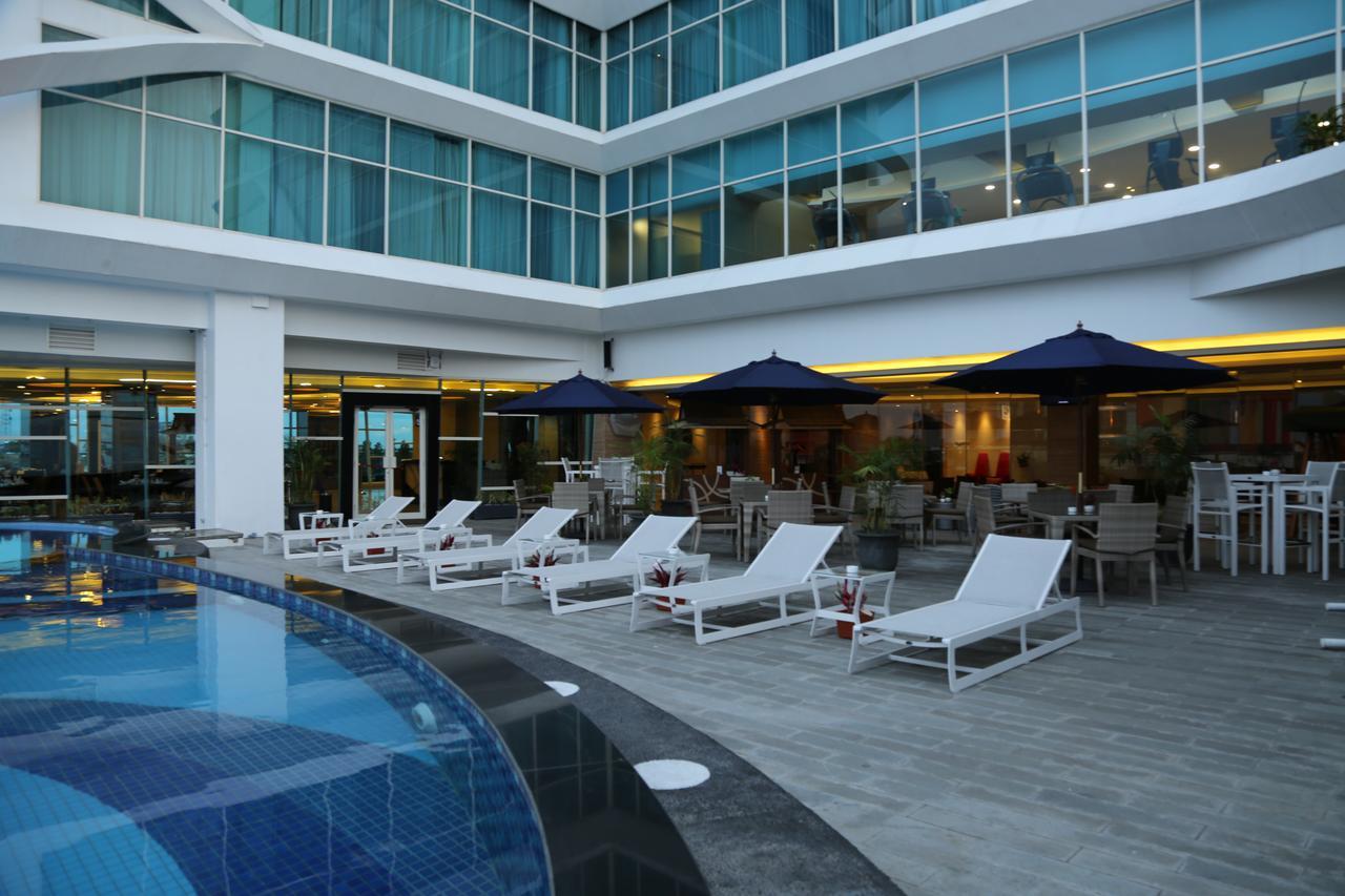 Golden Tulip Galaxy Hotel Banjarmasin Банджермасин Екстериор снимка